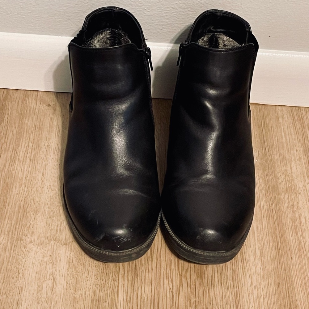 PROPET MENS Leather Ankle Boots. Waterproof and insulated.